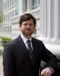 Darren M Levitt